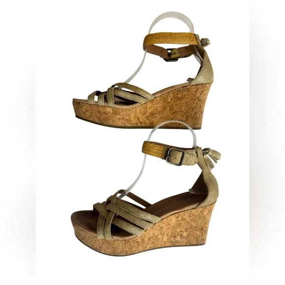 UGG Australia Gold Metallic Braided Wedge Sandals Women’s Size 6.5 - Picture 9 of 12